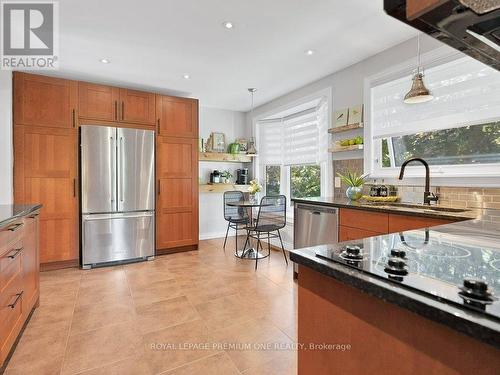 36 Simcoe Street, Caledon, ON - Indoor Photo Showing Kitchen