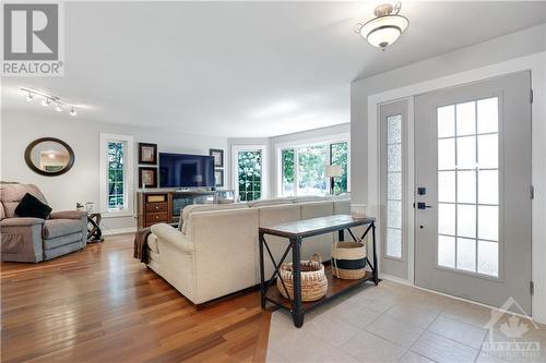 37 Jean Paul Road, Casselman, ON - Indoor Photo Showing Living Room