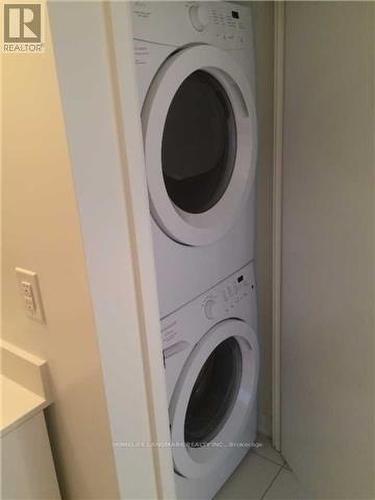 704 - 9 Bogert Avenue, Toronto (Lansing-Westgate), ON - Indoor Photo Showing Laundry Room