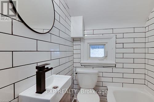 337 Boler Road, London, ON - Indoor Photo Showing Bathroom