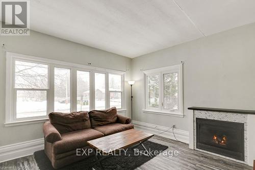 337 Boler Road, London, ON - Indoor Photo Showing Living Room With Fireplace