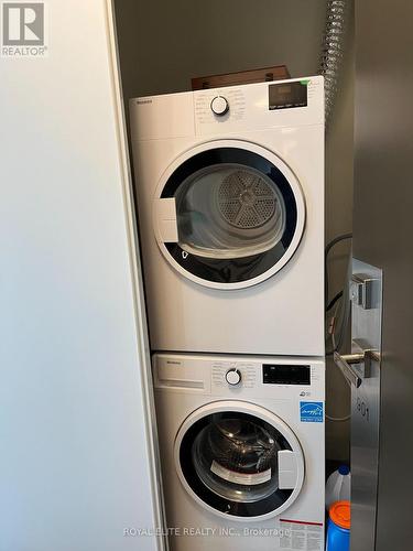 901 - 180 Fairview Mall Drive, Toronto (Don Valley Village), ON - Indoor Photo Showing Laundry Room