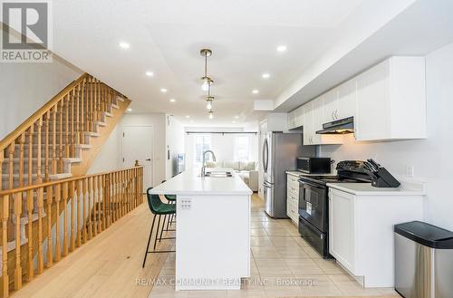 13 - 2500 Hill Rise Court, Oshawa, ON - Indoor Photo Showing Kitchen