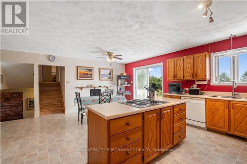 20474 Concession 8 Road, South Glengarry (724 - South Glengarry (Lancaster) Twp), ON - Indoor Photo Showing Kitchen With Double Sink