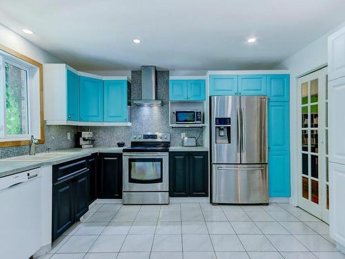 Cuisine - 2048 Rue Montarville, Saint-Bruno-De-Montarville, QC - Indoor Photo Showing Kitchen With Double Sink