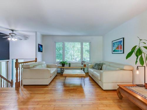 Salon - 2048 Rue Montarville, Saint-Bruno-De-Montarville, QC - Indoor Photo Showing Living Room