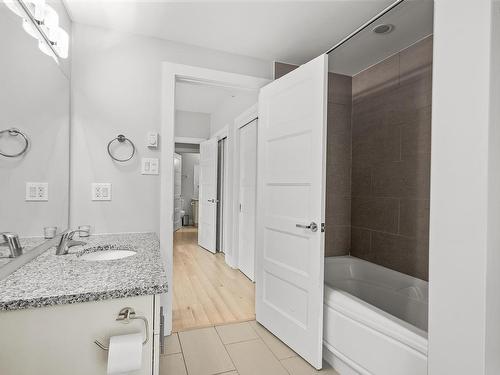 906 15 Kings Wharf Place, Dartmouth, NS 