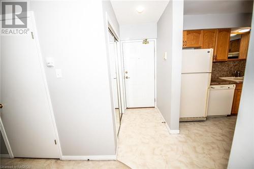 440 Durham Street W Unit# 302, Mount Forest, ON - Indoor Photo Showing Kitchen