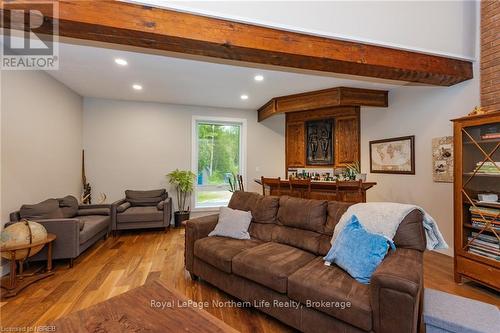 855 Highway 17 E, Bonfield, ON - Indoor Photo Showing Living Room