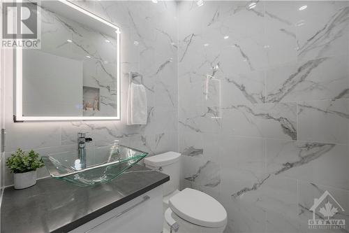 232 Condado Crescent, Stittsville, ON - Indoor Photo Showing Bathroom