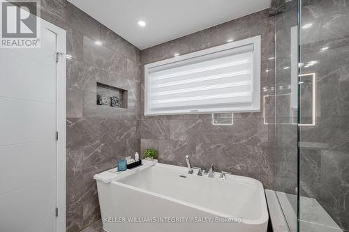 232 Condado Crescent, Ottawa, ON - Indoor Photo Showing Bathroom