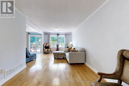 2949 Gulfstream Way, Mississauga (Meadowvale), ON - Indoor Photo Showing Living Room