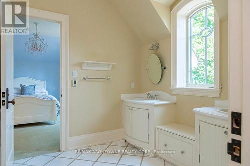 282 Dalewood Drive, Oakville (Eastlake), ON - Indoor Photo Showing Bathroom