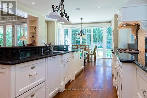 282 Dalewood Drive, Oakville (Eastlake), ON - Indoor Photo Showing Kitchen