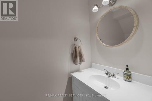 50 - 50 Carisbrooke Court, Brampton (Central Park), ON - Indoor Photo Showing Bathroom