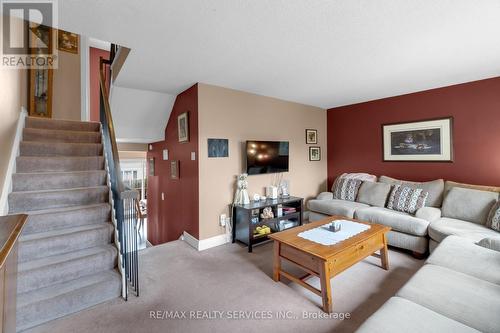 50 - 50 Carisbrooke Court, Brampton (Central Park), ON - Indoor Photo Showing Living Room