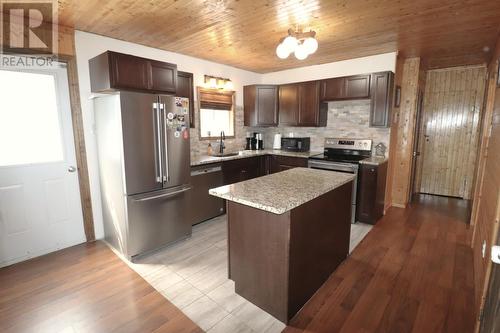 18 Kellys Point, Howley, NL - Indoor Photo Showing Kitchen