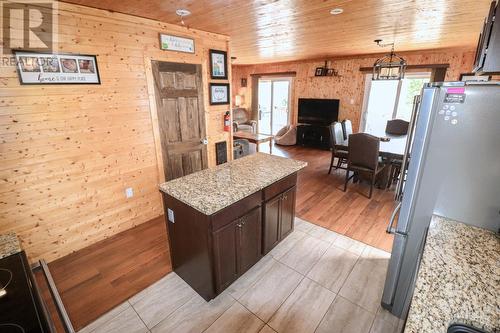 18 Kellys Point, Howley, NL - Indoor