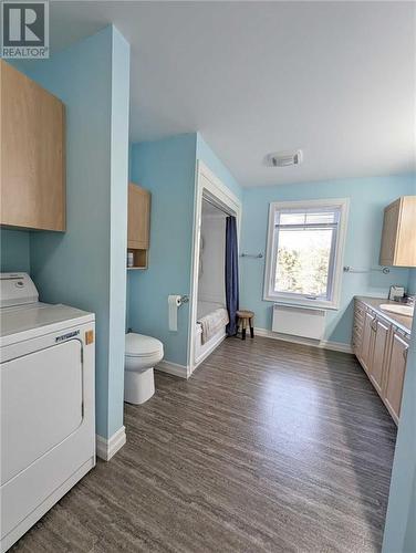 90 Timberland Drive, Bathurst, NB - Indoor Photo Showing Laundry Room