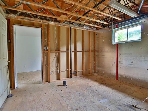 Bathroom - 1040 Rue Dion, Longueuil (Greenfield Park), QC - Indoor Photo Showing Basement