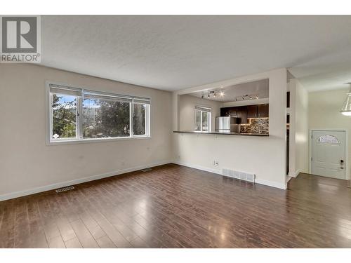 1212 Genevieve Crescent, Prince George, BC - Indoor Photo Showing Living Room