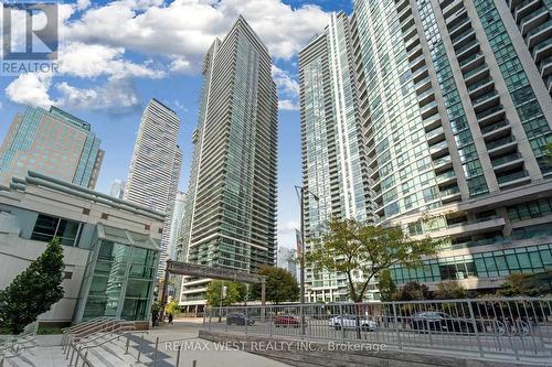 2305 - 33 Bay Street E, Toronto, ON - Outdoor With Balcony With Facade