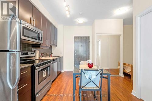 2305 - 33 Bay Street E, Toronto, ON - Indoor Photo Showing Kitchen