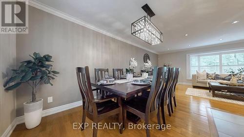 8 Amberglen Court, East Gwillimbury (Holland Landing), ON - Indoor Photo Showing Dining Room