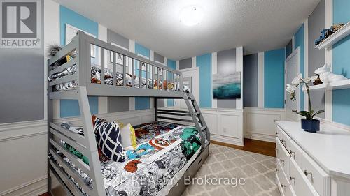 8 Amberglen Court, East Gwillimbury (Holland Landing), ON - Indoor Photo Showing Bedroom