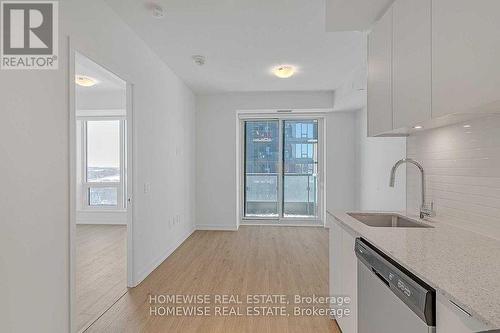 1011E - 8868 Yonge Street, Richmond Hill (South Richvale), ON - Indoor Photo Showing Kitchen