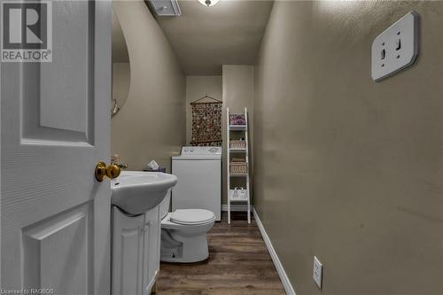 10 Geddes Street E, Clifford, ON - Indoor Photo Showing Bathroom