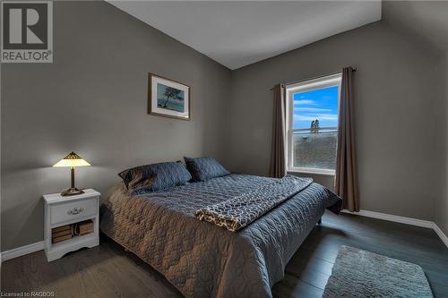 10 Geddes Street E, Clifford, ON - Indoor Photo Showing Bedroom