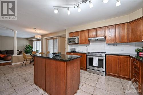 4318 Totem Drive, Ottawa, ON - Indoor Photo Showing Kitchen