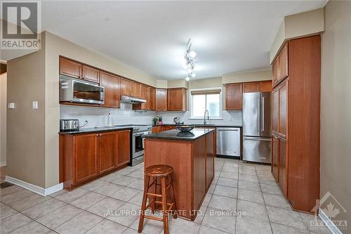 4318 Totem Drive, Ottawa, ON - Indoor Photo Showing Kitchen