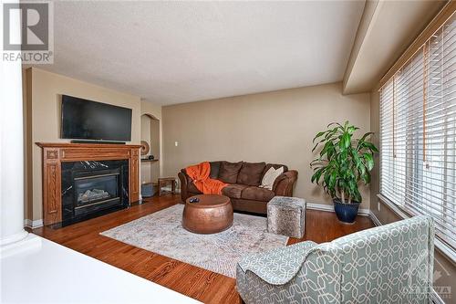 4318 Totem Drive, Ottawa, ON - Indoor Photo Showing Living Room With Fireplace