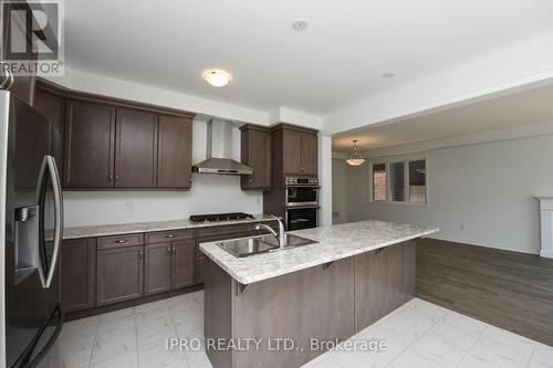 468 Boyd Lane, Milton, ON - Indoor Photo Showing Kitchen With Double Sink