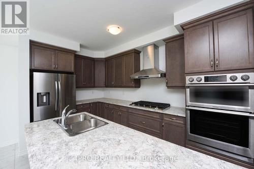 468 Boyd Lane, Milton, ON - Indoor Photo Showing Kitchen With Double Sink