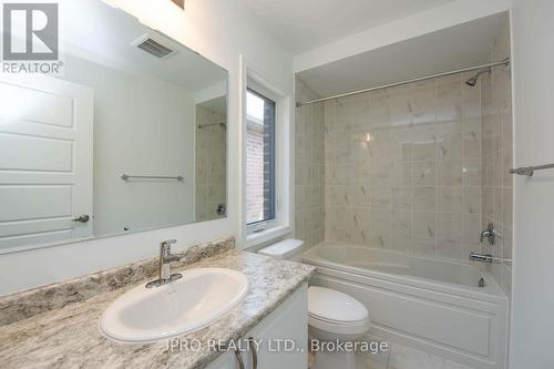 468 Boyd Lane, Milton, ON - Indoor Photo Showing Bathroom