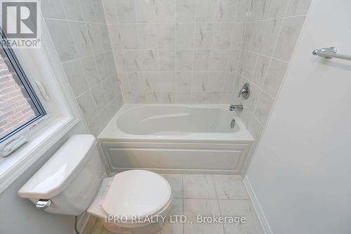 468 Boyd Lane, Milton, ON - Indoor Photo Showing Bathroom