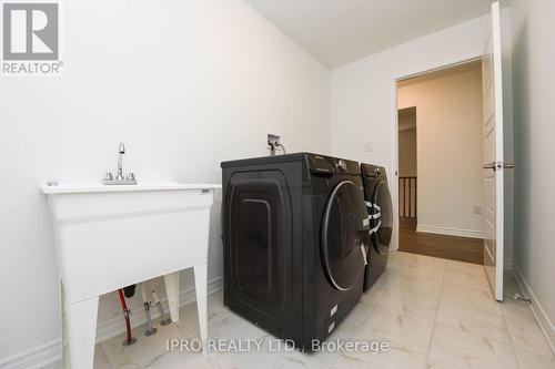 468 Boyd Lane, Milton, ON - Indoor Photo Showing Laundry Room