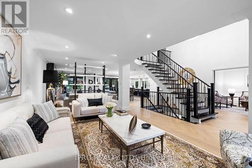 5103 Royal Mills Court, Mississauga (Central Erin Mills), ON - Indoor Photo Showing Living Room