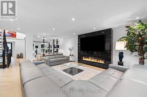 5103 Royal Mills Court, Mississauga (Central Erin Mills), ON - Indoor Photo Showing Living Room With Fireplace