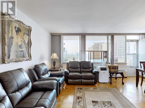 1111 - 10 Parkway Forest Drive, Toronto (Henry Farm), ON - Indoor Photo Showing Living Room