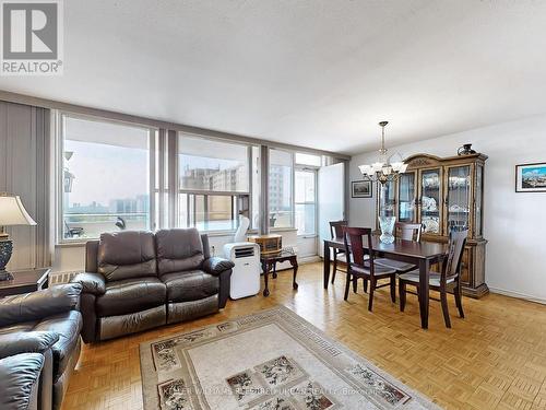 1111 - 10 Parkway Forest Drive, Toronto (Henry Farm), ON - Indoor Photo Showing Living Room