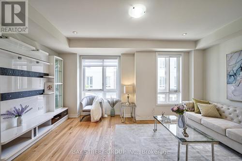 86 Chicago Lane, Markham (Wismer), ON - Indoor Photo Showing Living Room