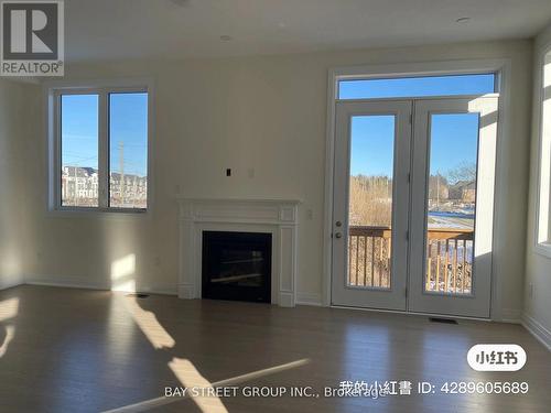 115B Bond Crescent, Richmond Hill (Oak Ridges), ON - Indoor Photo Showing Living Room With Fireplace