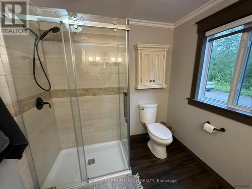 122 Fennah Road, Timiskaming Remote Area, ON - Indoor Photo Showing Bathroom