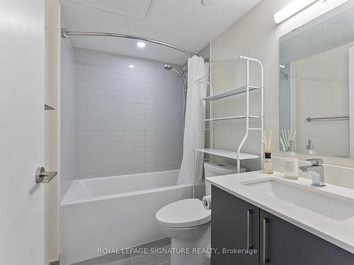 1412-38 Monte Kwinter Crt, Toronto, ON - Indoor Photo Showing Bathroom