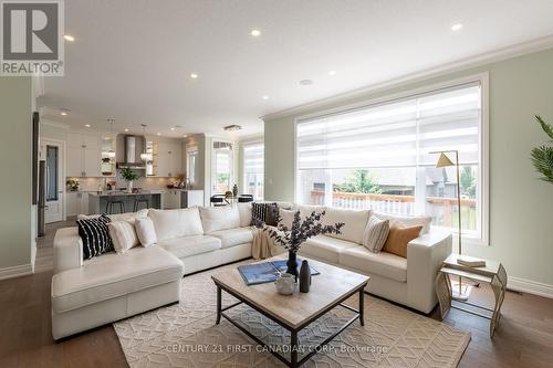 2386 Torrey Pines Way, London, ON - Indoor Photo Showing Living Room