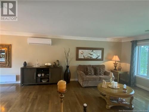 1060 Birchwood Drive, Bathurst, NB - Indoor Photo Showing Living Room